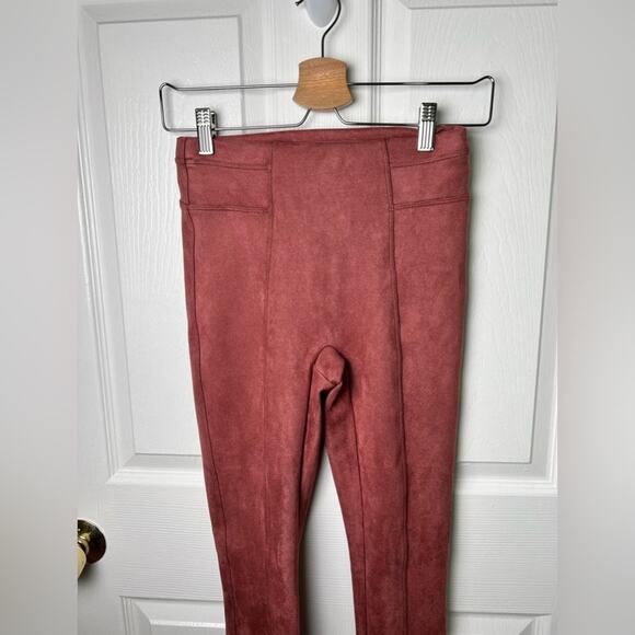 Spanx NWOT Faux Suede Leggings Rich Rose XS - Picture 5 of 7
